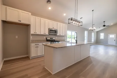 12 Redbud Row Ottawa IL 61350
