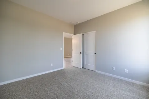 12 Redbud Row Ottawa IL 61350