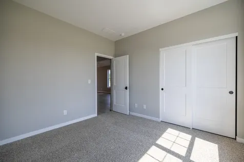 12 Redbud Row Ottawa IL 61350