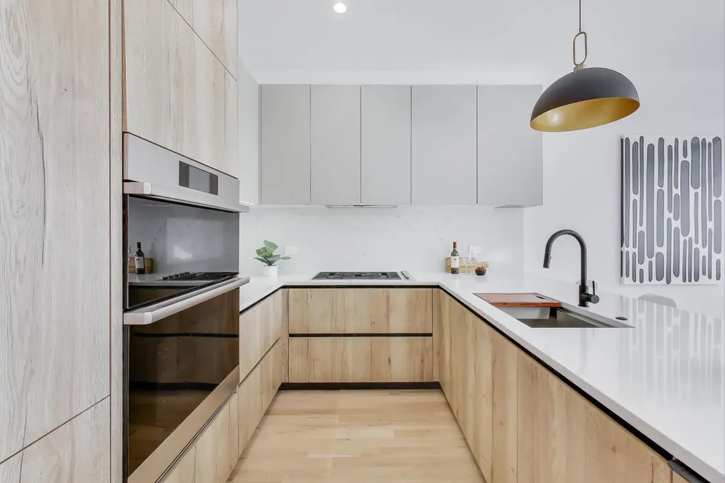 5428 North Winthrop Avenue Chicago IL 60640