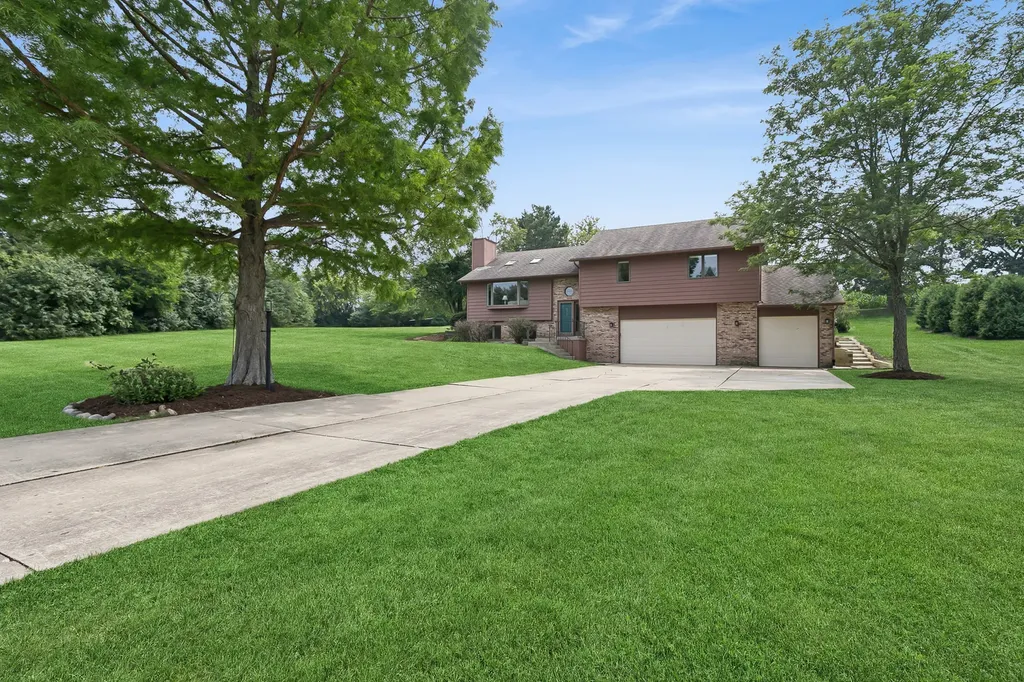 805 Amber Lane Lake Villa IL 60046