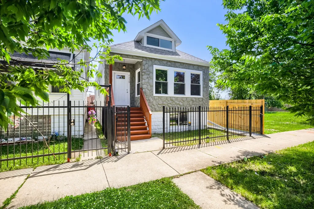 7239 South Marshfield Avenue Chicago IL 60636