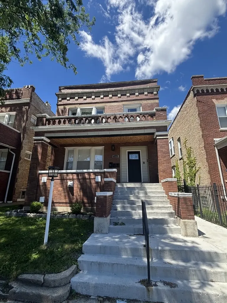 7932 South Peoria Street Chicago IL 60620