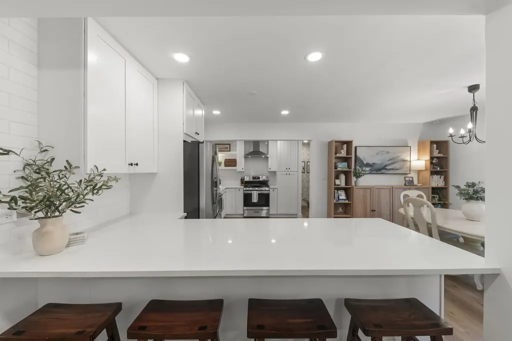 2S603 Gray Avenue Lombard IL 60148