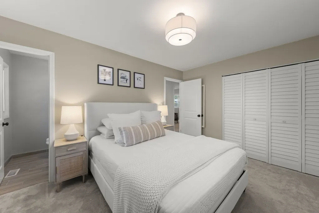 2S603 Gray Avenue Lombard IL 60148