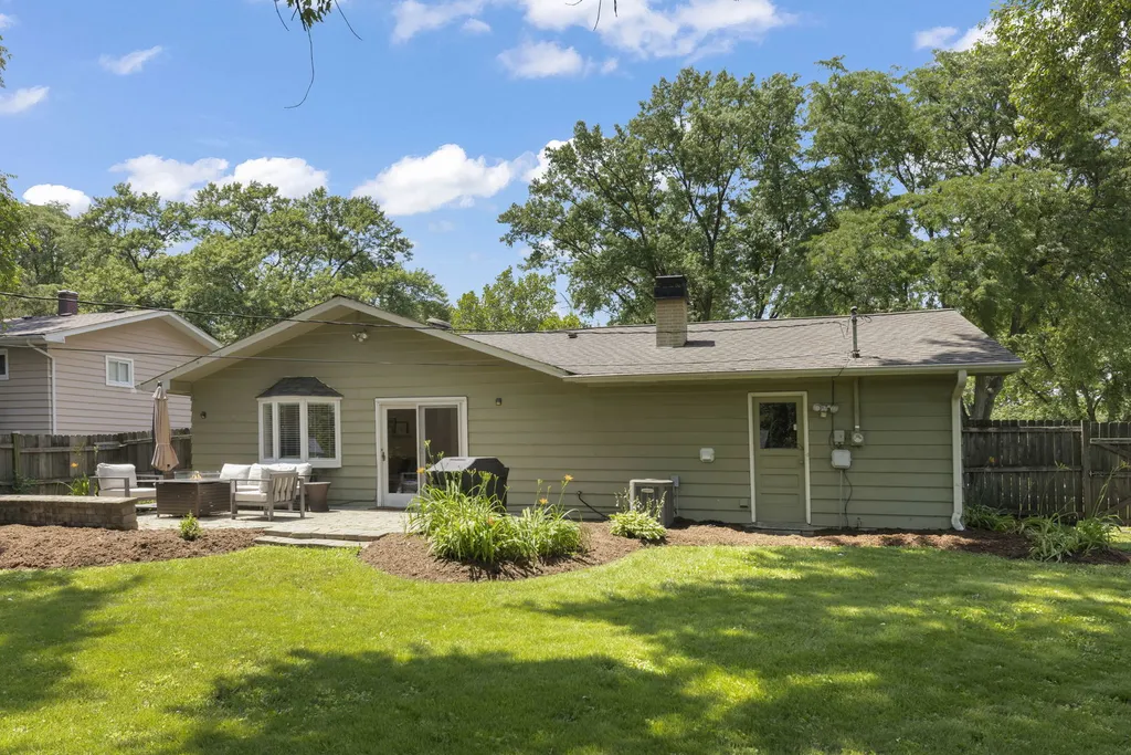 2S603 Gray Avenue Lombard IL 60148