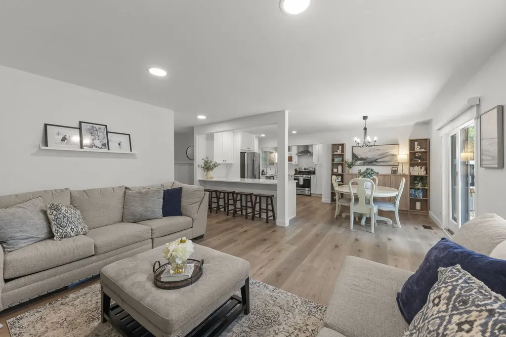 2S603 Gray Avenue Lombard IL 60148