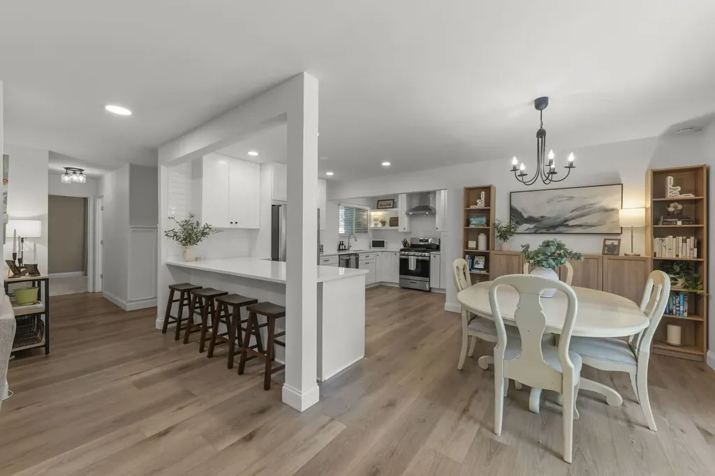 2S603 Gray Avenue Lombard IL 60148
