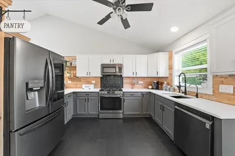 8101 Limestone Court Joliet IL 60431