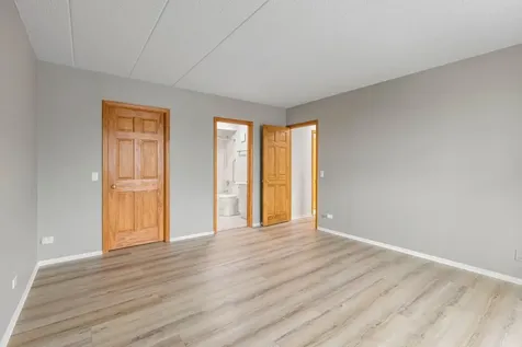 9737 North Fox Glen Drive Niles IL 60714