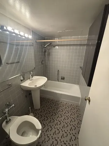 253 East Delaware Place Chicago IL 60611