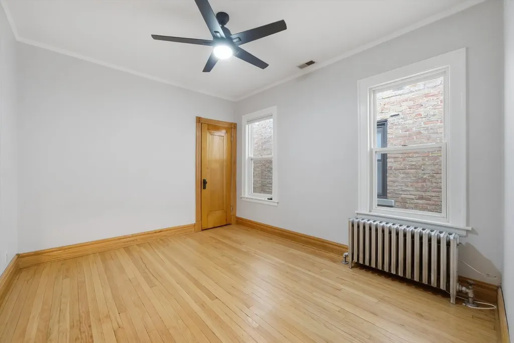 5411 West Byron Street Chicago IL 60641