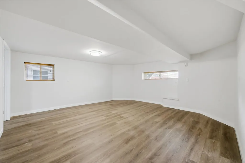 5411 West Byron Street Chicago IL 60641