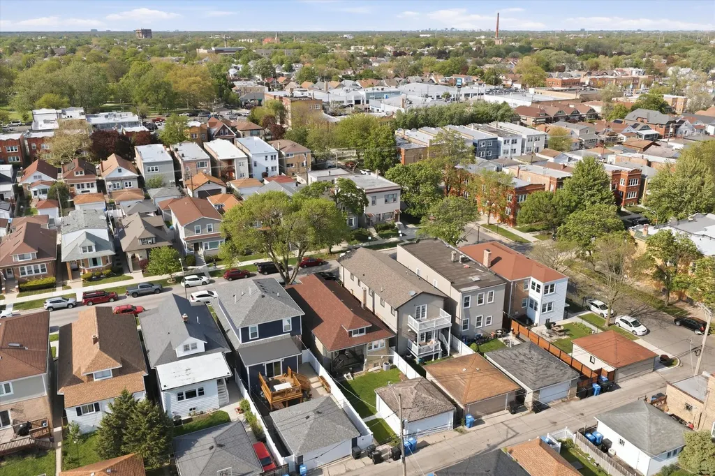 5411 West Byron Street Chicago IL 60641