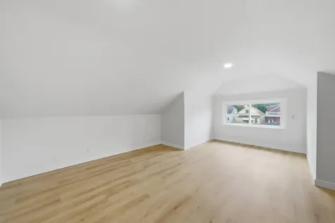 5411 West Byron Street Chicago IL 60641