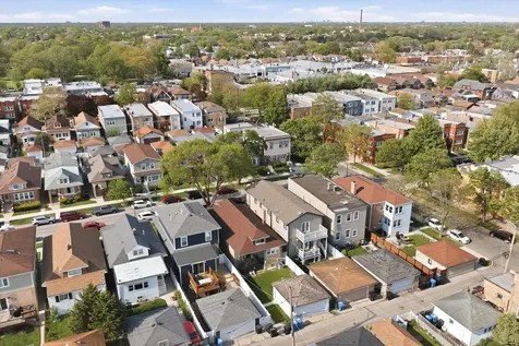 5411 West Byron Street Chicago IL 60641