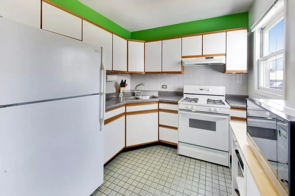 5414 North Menard Avenue Chicago IL 60630