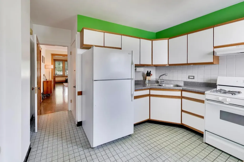 5414 North Menard Avenue Chicago IL 60630
