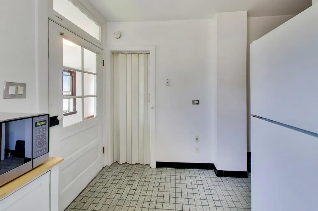 5414 North Menard Avenue Chicago IL 60630