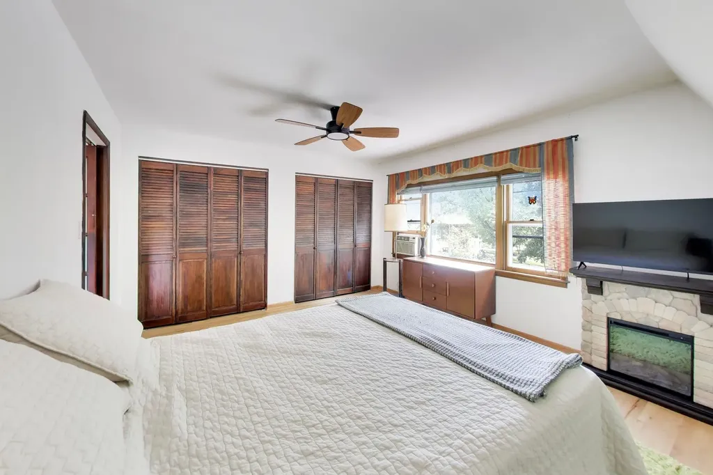 5414 North Menard Avenue Chicago IL 60630