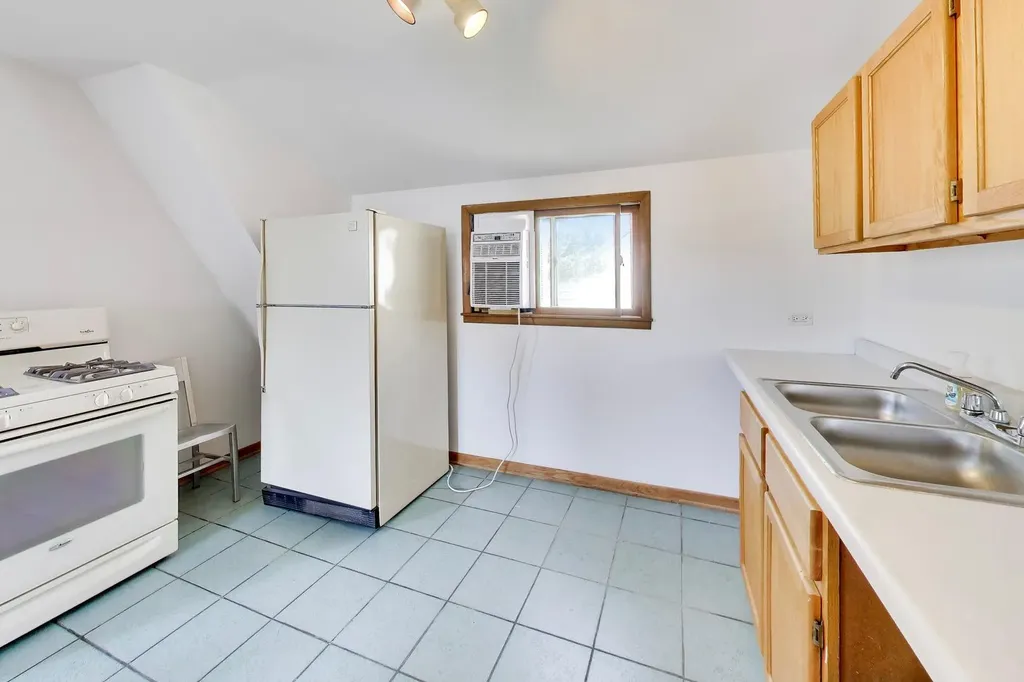 5414 North Menard Avenue Chicago IL 60630