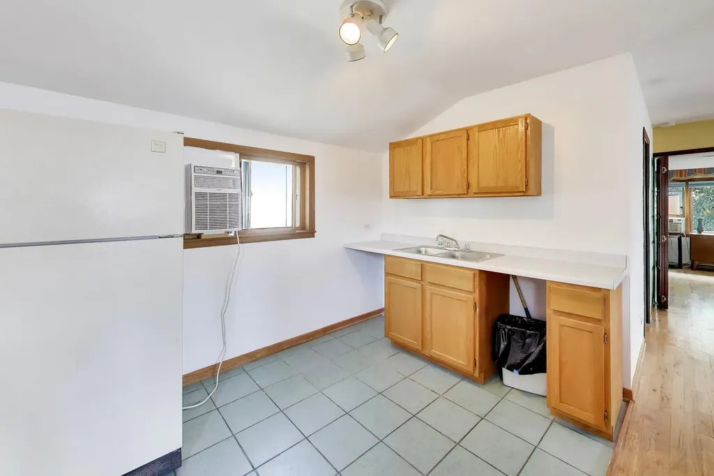 5414 North Menard Avenue Chicago IL 60630