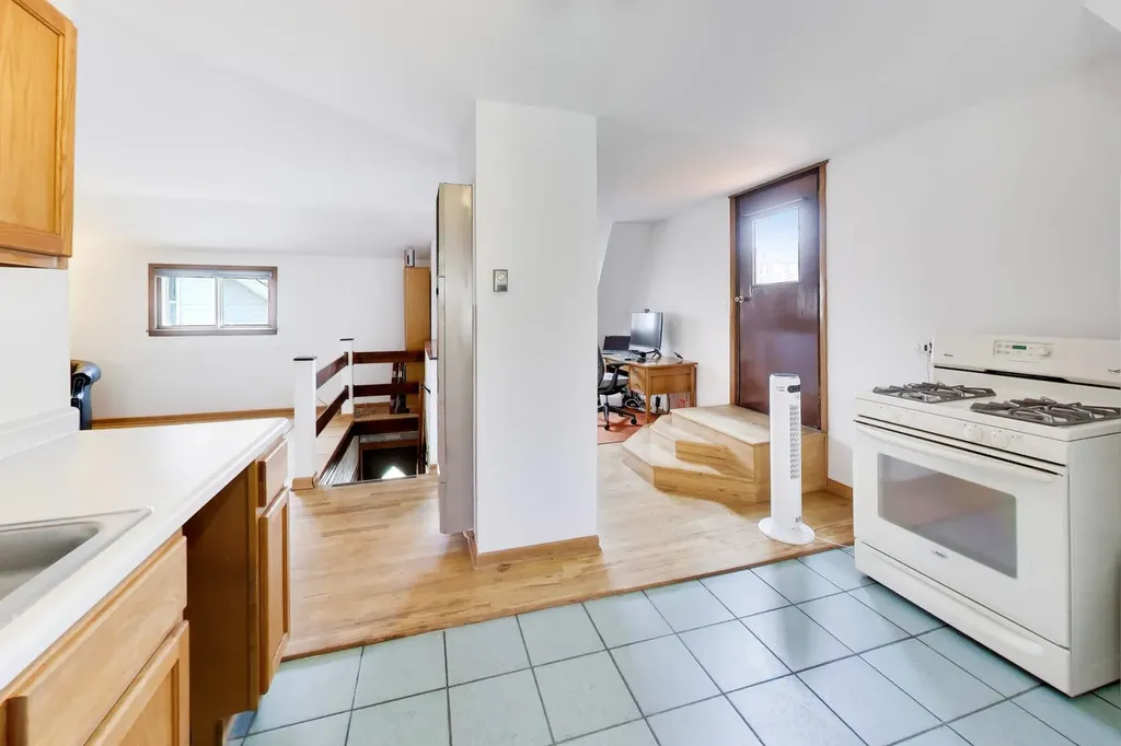 5414 North Menard Avenue Chicago IL 60630