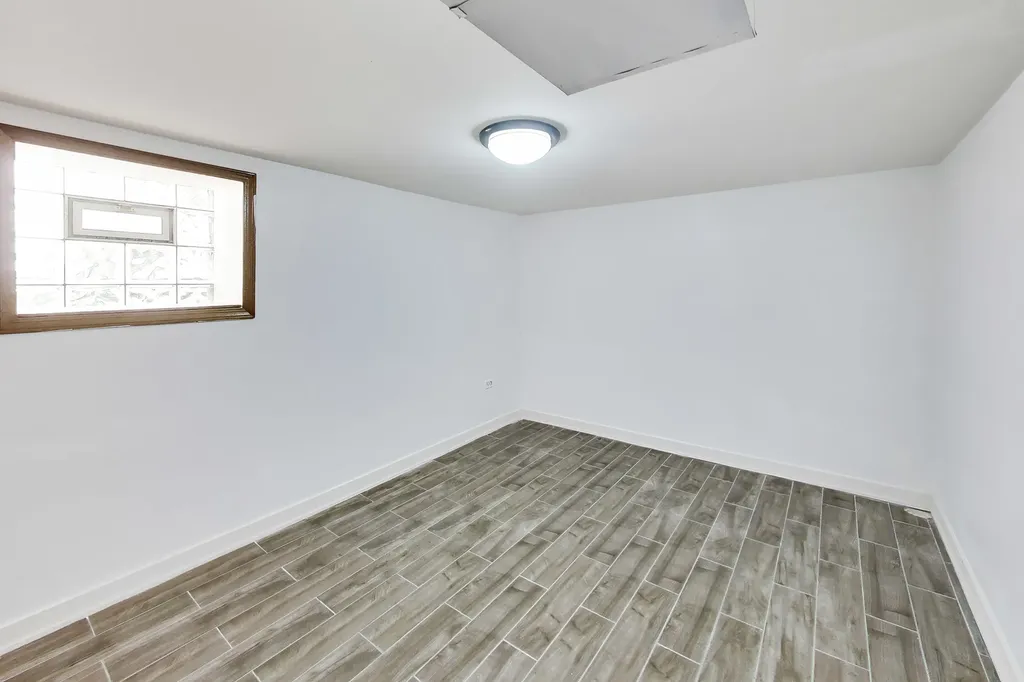 5414 North Menard Avenue Chicago IL 60630