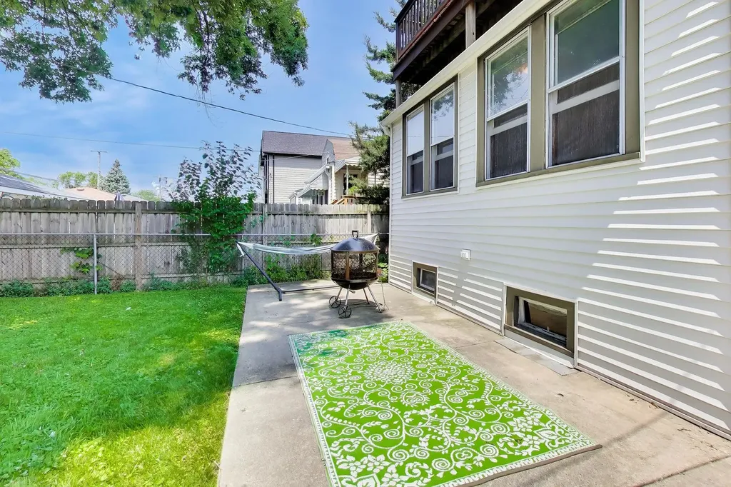 5414 North Menard Avenue Chicago IL 60630