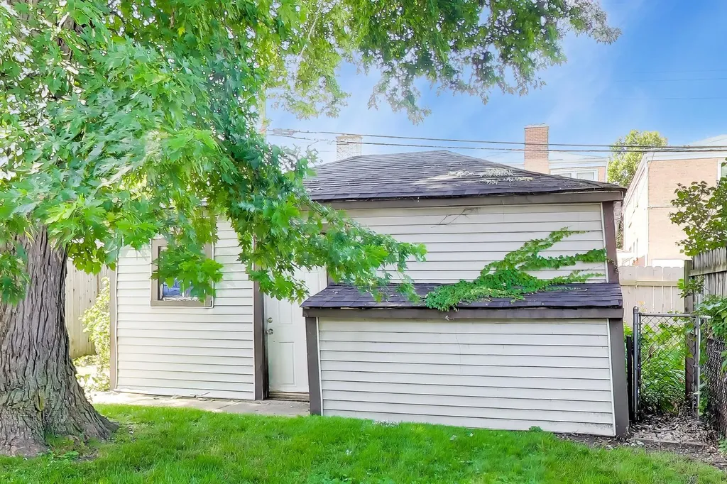 5414 North Menard Avenue Chicago IL 60630