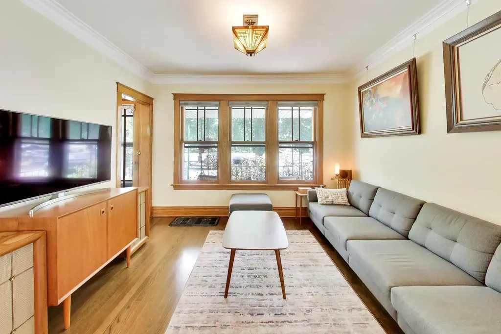 5414 North Menard Avenue Chicago IL 60630