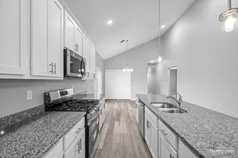 3 Dogwood Way Ottawa IL 61350