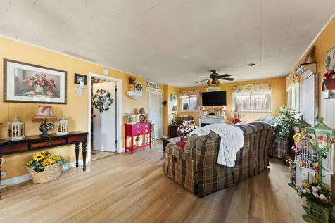 17237 Greenbay Avenue Lansing IL 60438