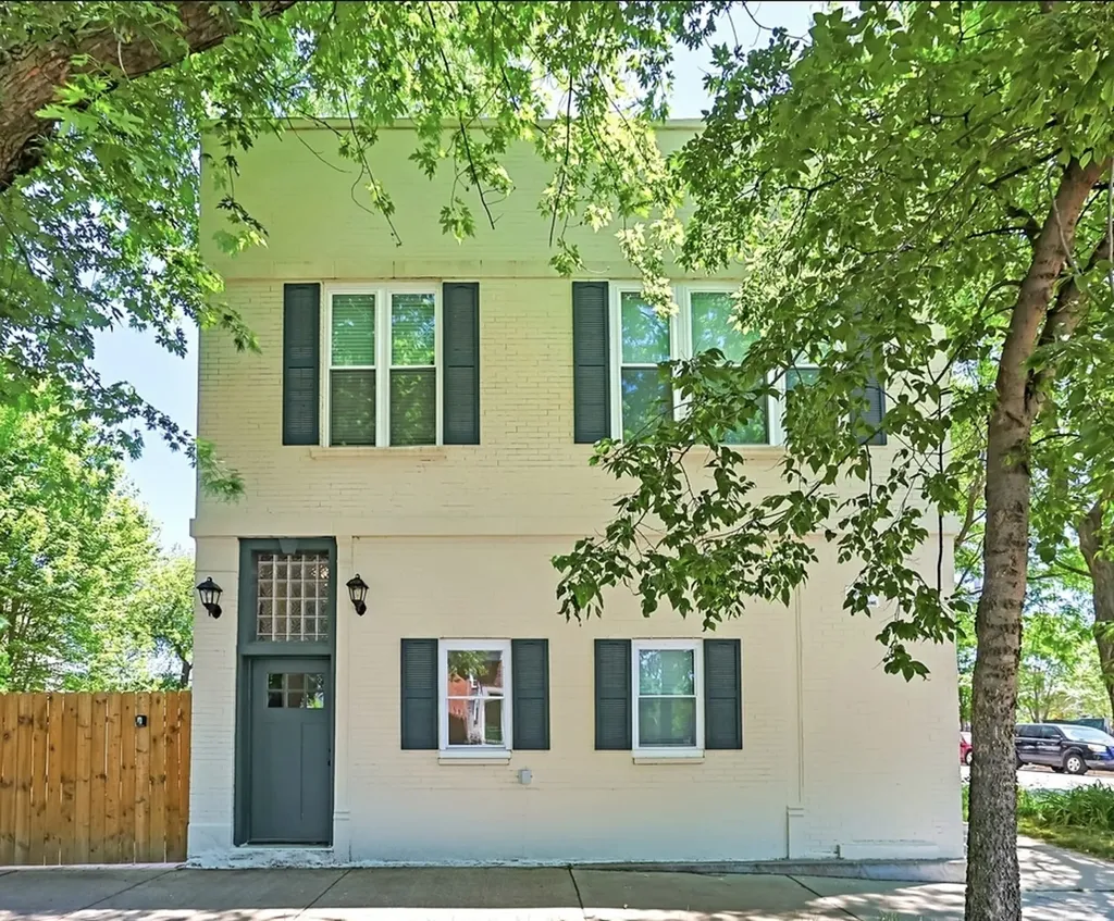 3001 North Sawyer Avenue Chicago IL 60618