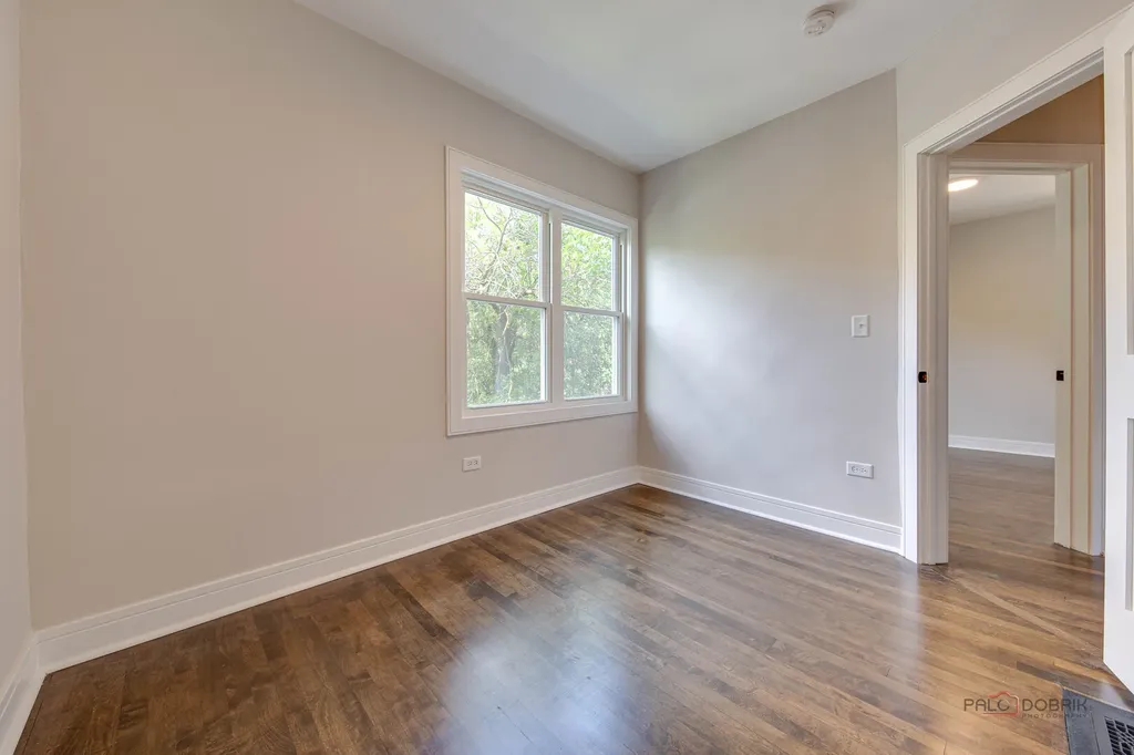 3105 West Leland Avenue Chicago IL 60625
