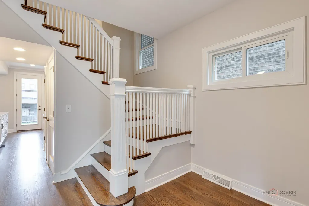 3105 West Leland Avenue Chicago IL 60625