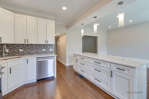 3105 West Leland Avenue Chicago IL 60625