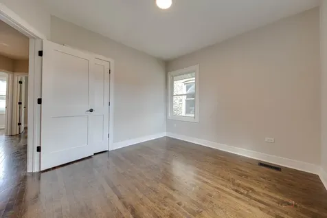 3105 West Leland Avenue Chicago IL 60625