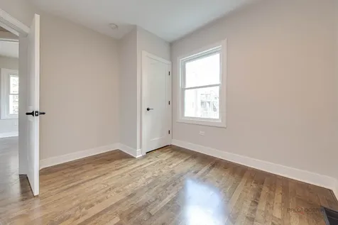 3105 West Leland Avenue Chicago IL 60625