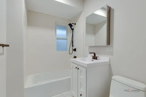 3105 West Leland Avenue Chicago IL 60625