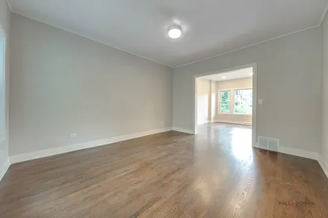 3105 West Leland Avenue Chicago IL 60625