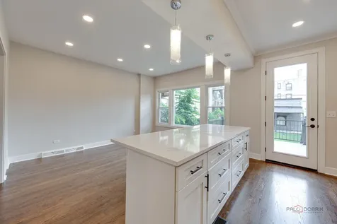 3105 West Leland Avenue Chicago IL 60625