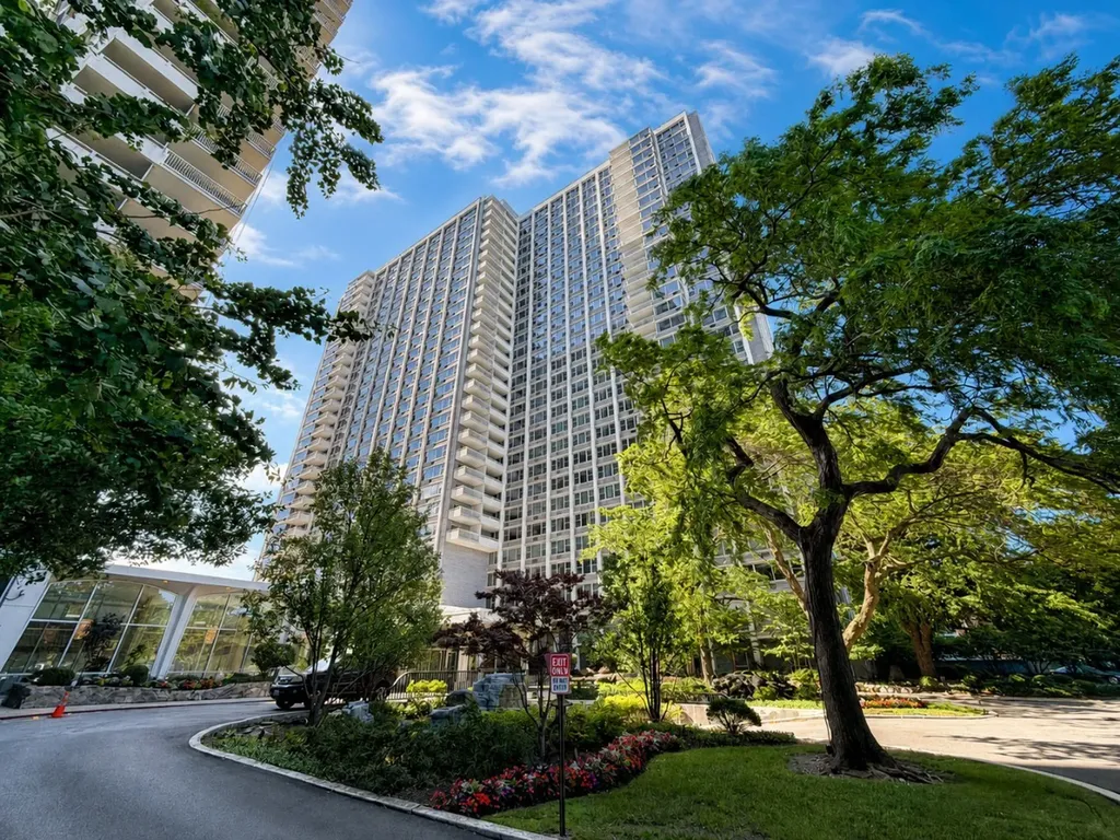 4250 North Marine Drive Chicago IL 60613