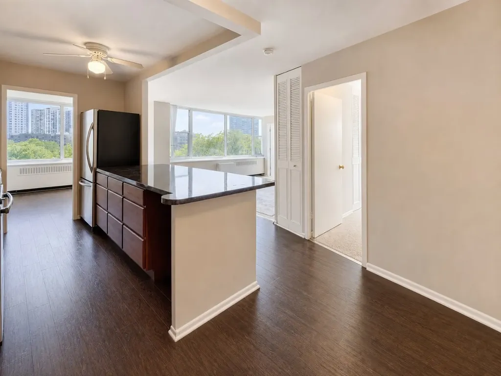 4250 North Marine Drive Chicago IL 60613