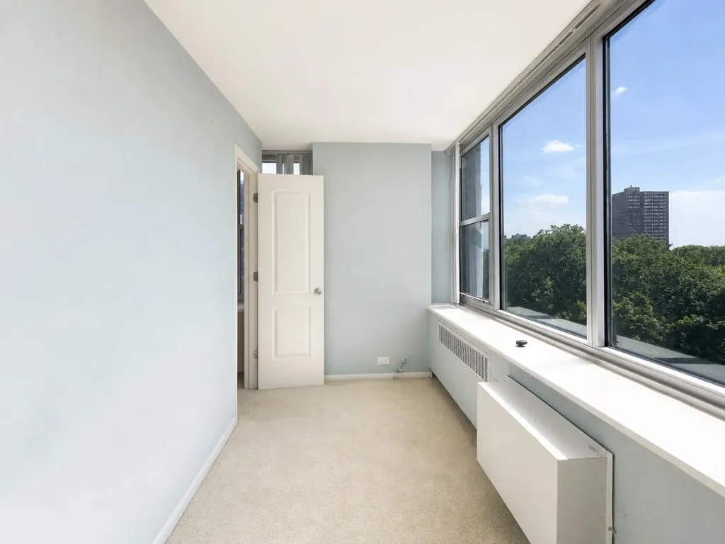 4250 North Marine Drive Chicago IL 60613