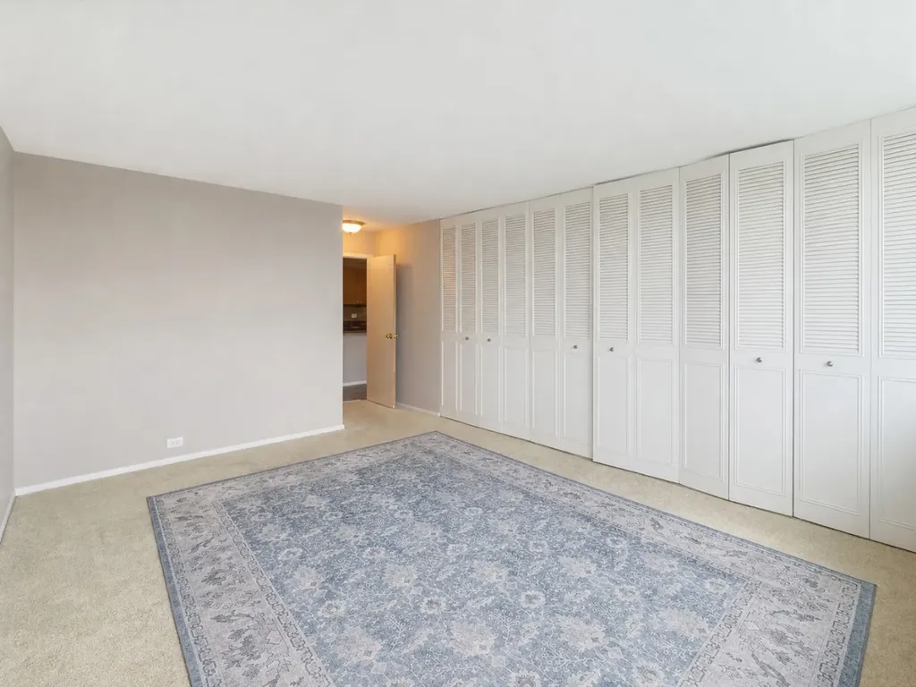 4250 North Marine Drive Chicago IL 60613