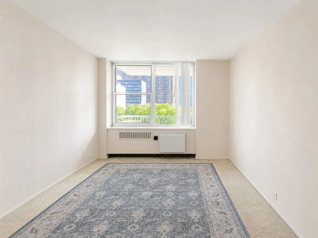 4250 North Marine Drive Chicago IL 60613