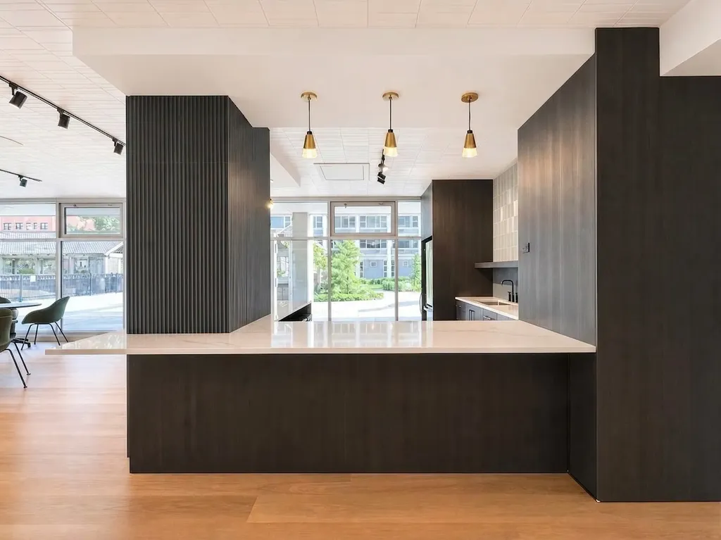 4250 North Marine Drive Chicago IL 60613