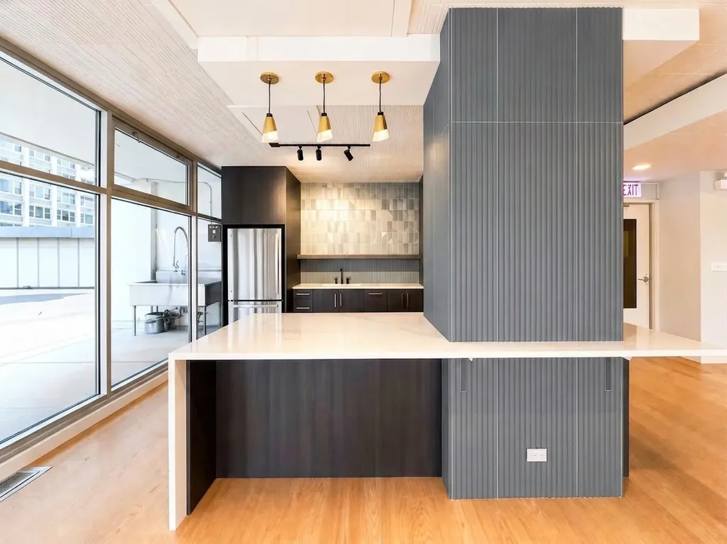 4250 North Marine Drive Chicago IL 60613