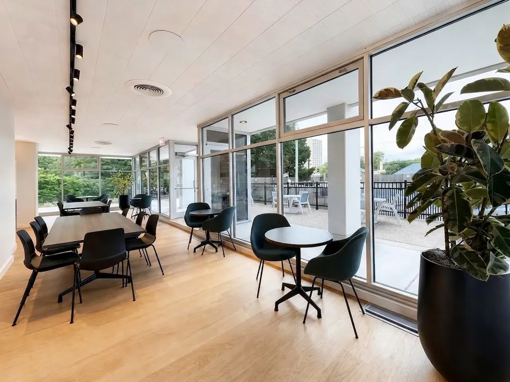 4250 North Marine Drive Chicago IL 60613